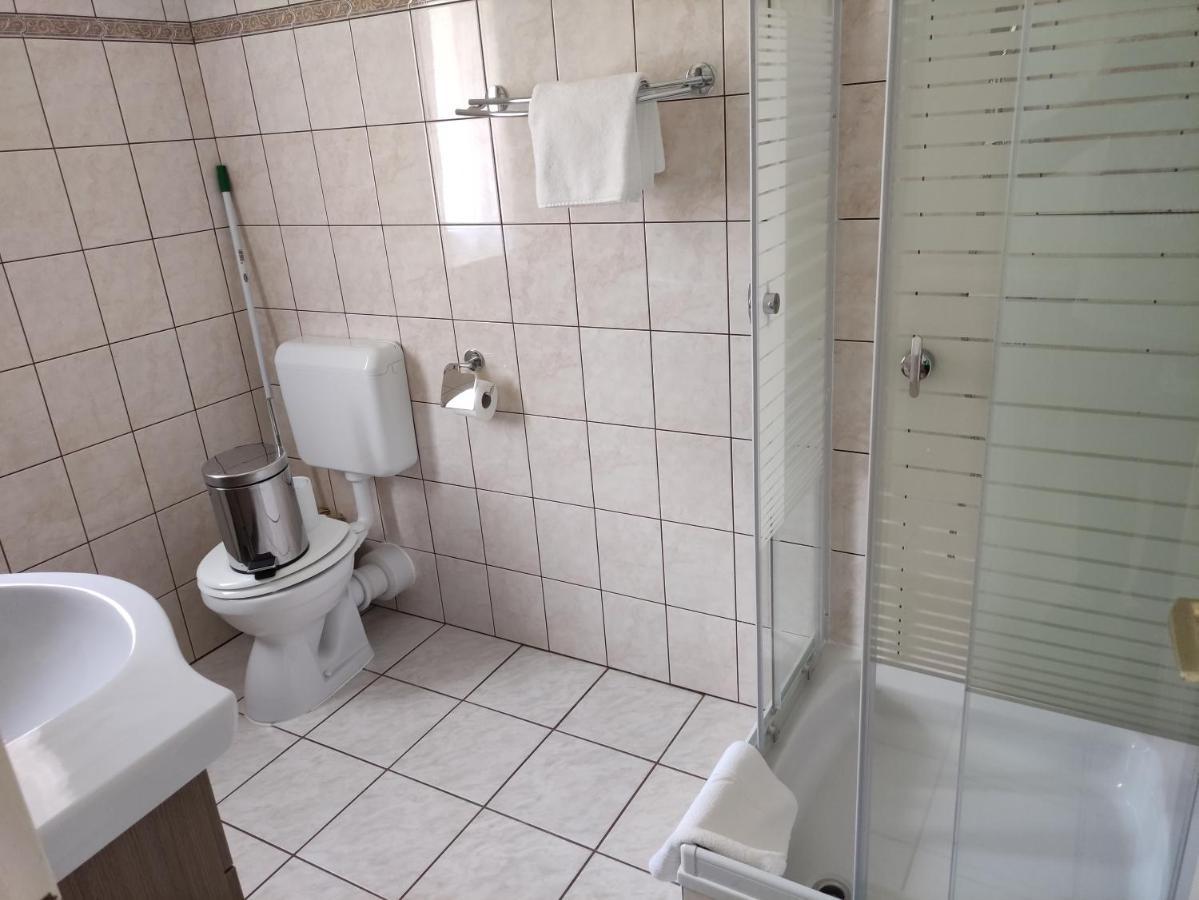 Zsanett Appartement Heviz Exterior photo