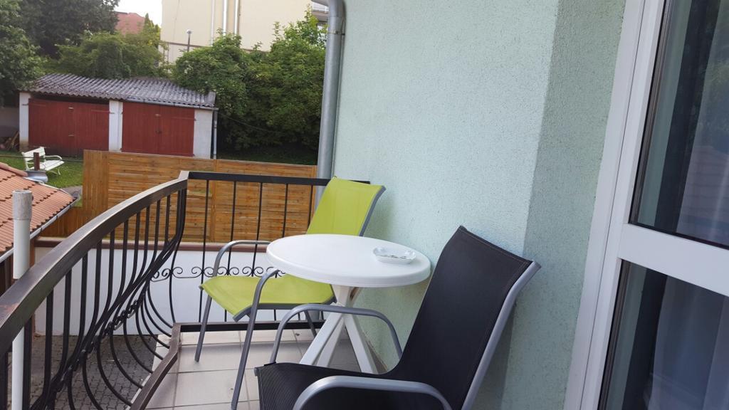 Zsanett Appartement Heviz Exterior photo