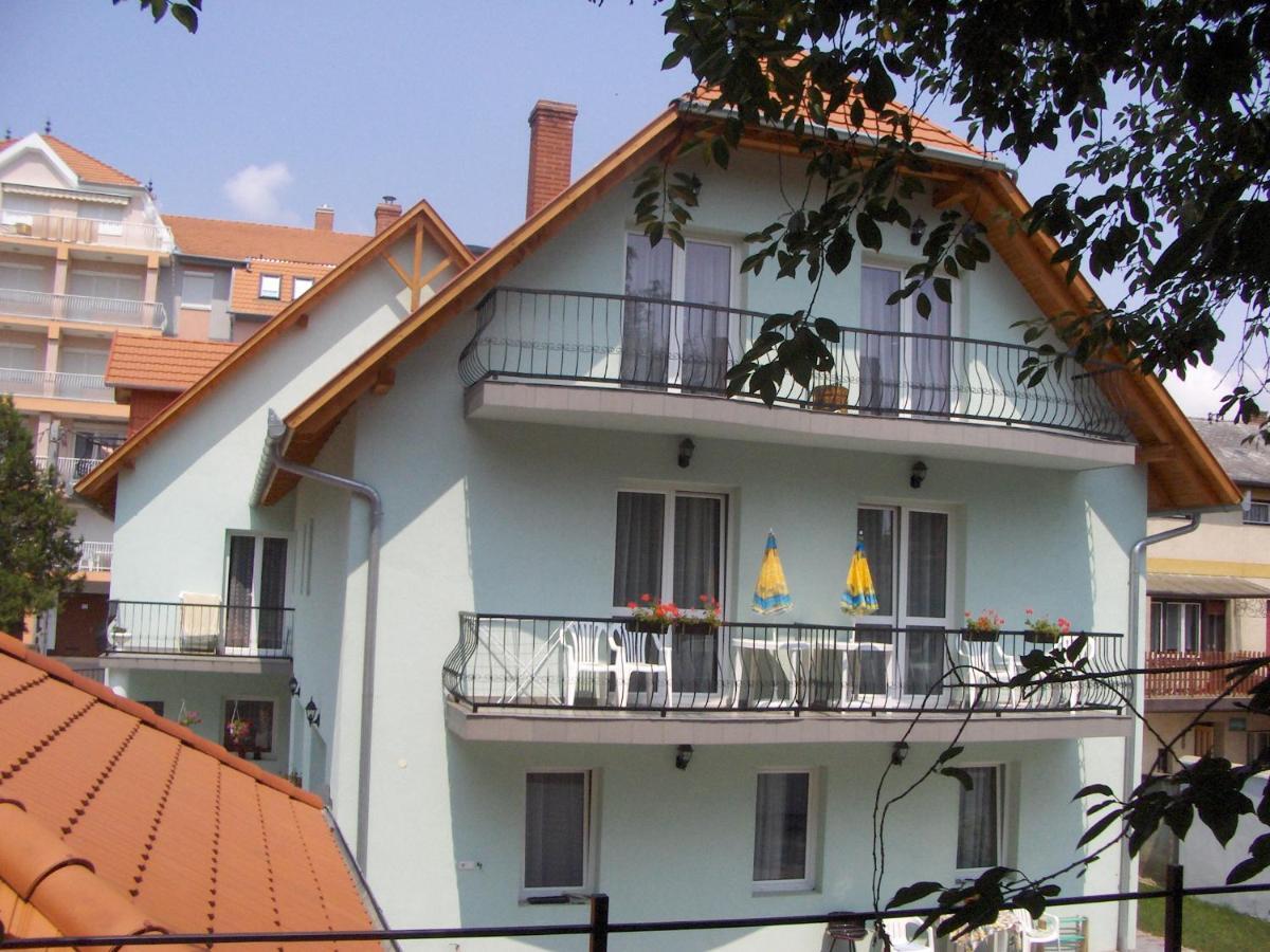 Zsanett Appartement Heviz Exterior photo